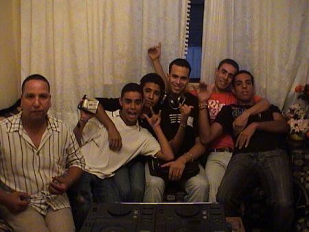                                                              la clique