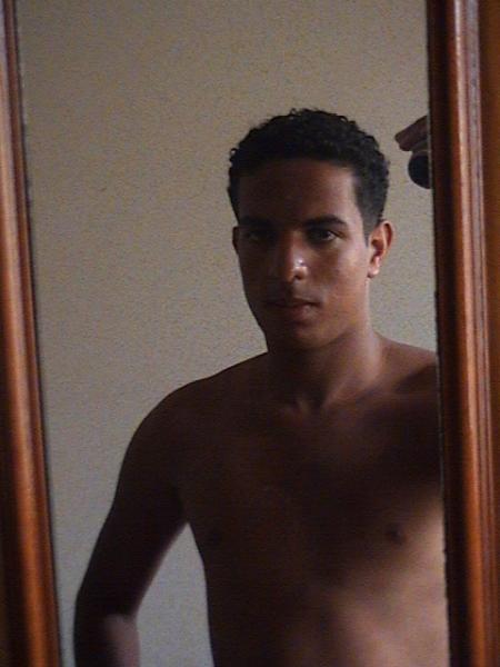                                                 moi