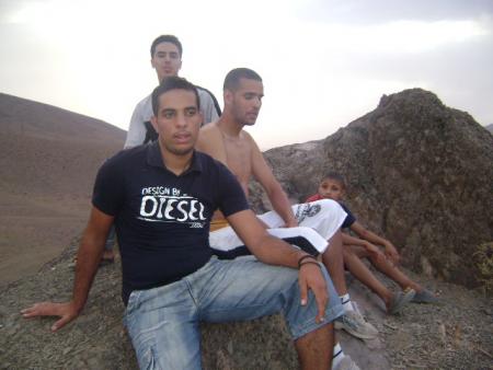 ----------------------------> mOi ---aBdo-khaliD--haKim