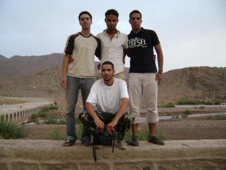 --------------------------------------> Khaled  hassan Oussama abdO