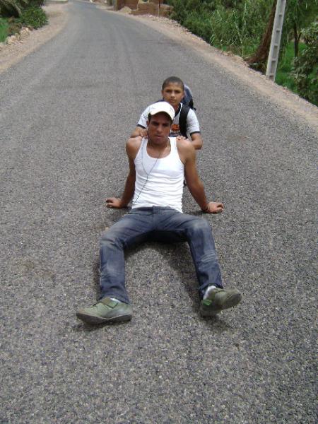 -----------------------------------> mOi é hakim